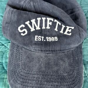 Taylor Swift - Swiftie hat